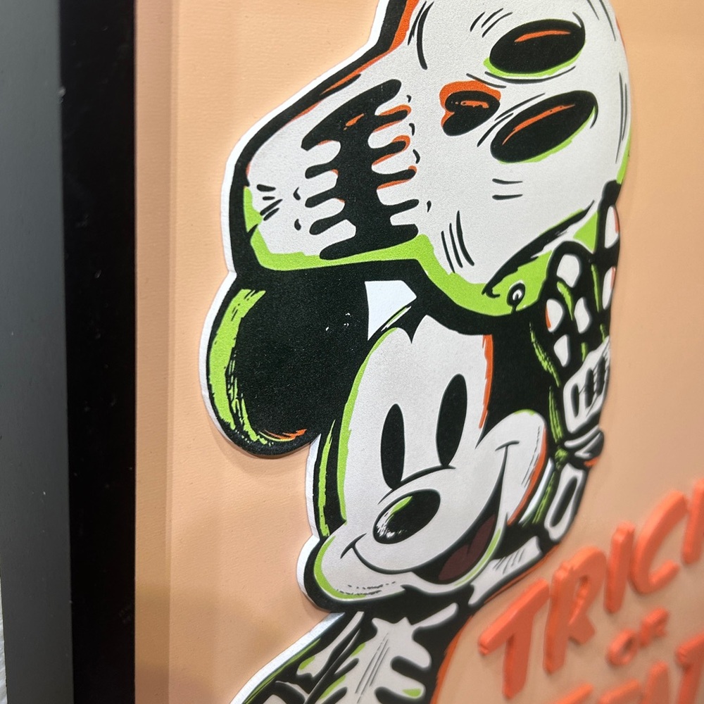 NWT Disney's Mickey Mouse Halloween Trick Or Treat Wall Decor - Picture 6 of 10